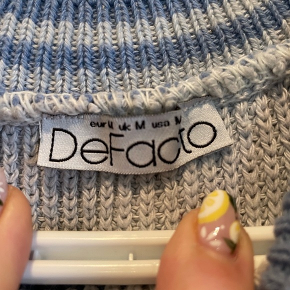 Women’s Knit Crop - Picture 2 of 3